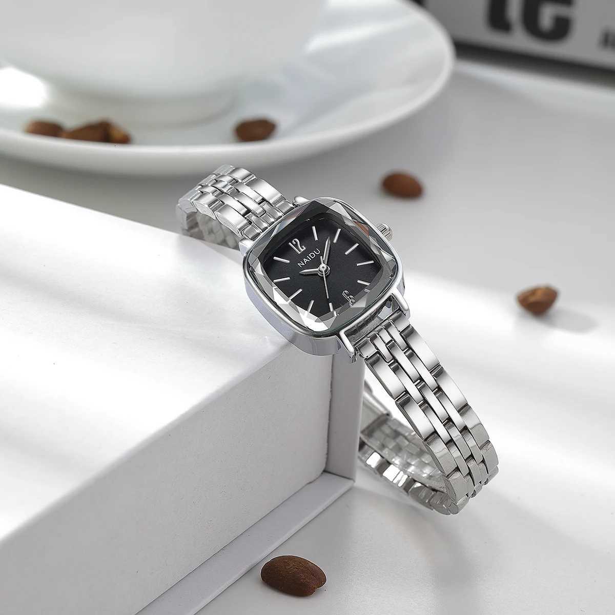 Fashionable Casual Simple Versatile Stainless Steel Strap Quartz Mens Y250715