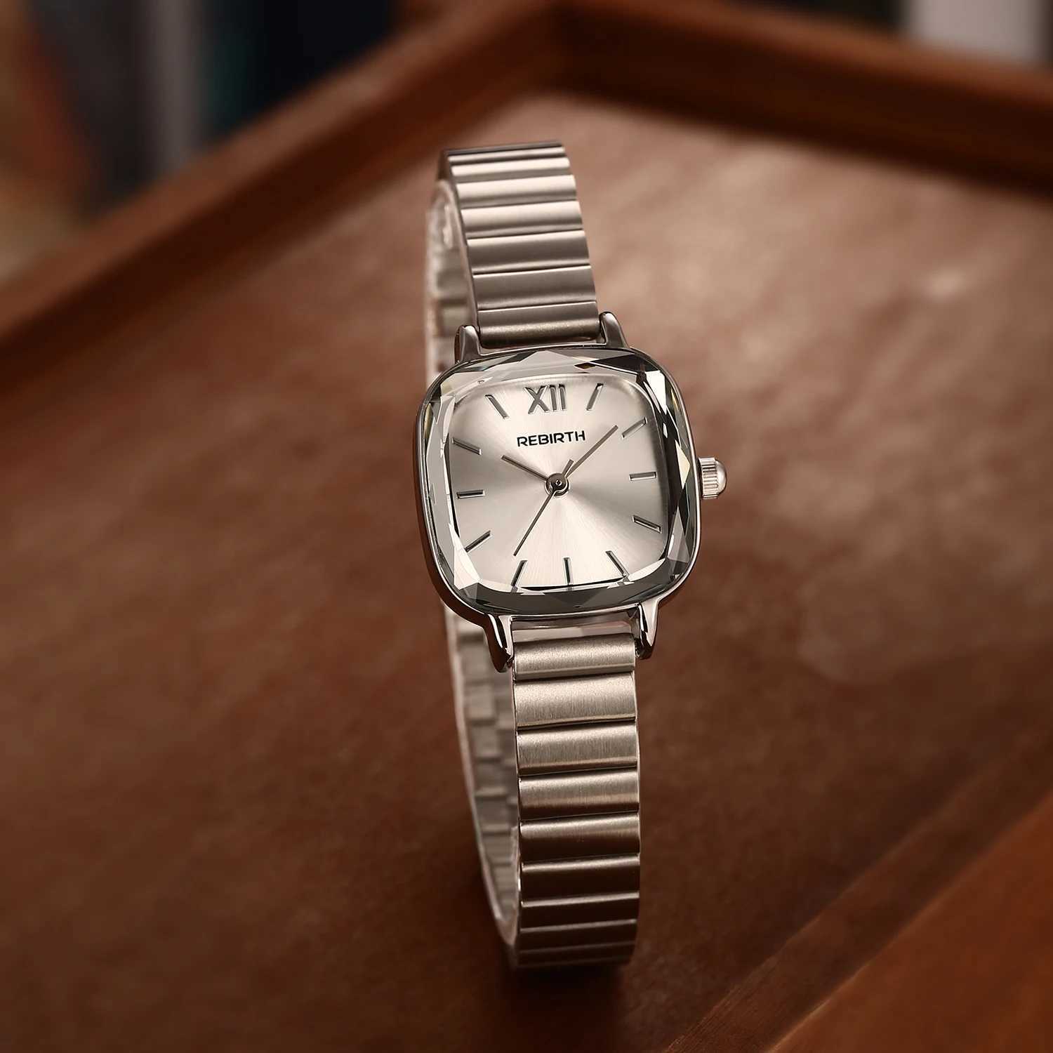 Casual Versatile Simple and Fashionable Mens Small Square Quartz Movement Y250715