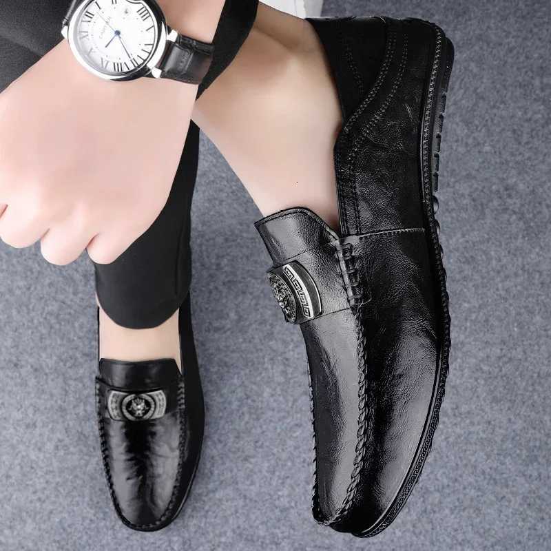 Fashion Brand Mens Spring and Summer Casual Soft Soled Leather Shoes Classic Black Men Pointed Comfortable Anti-Slip Loafers W250716