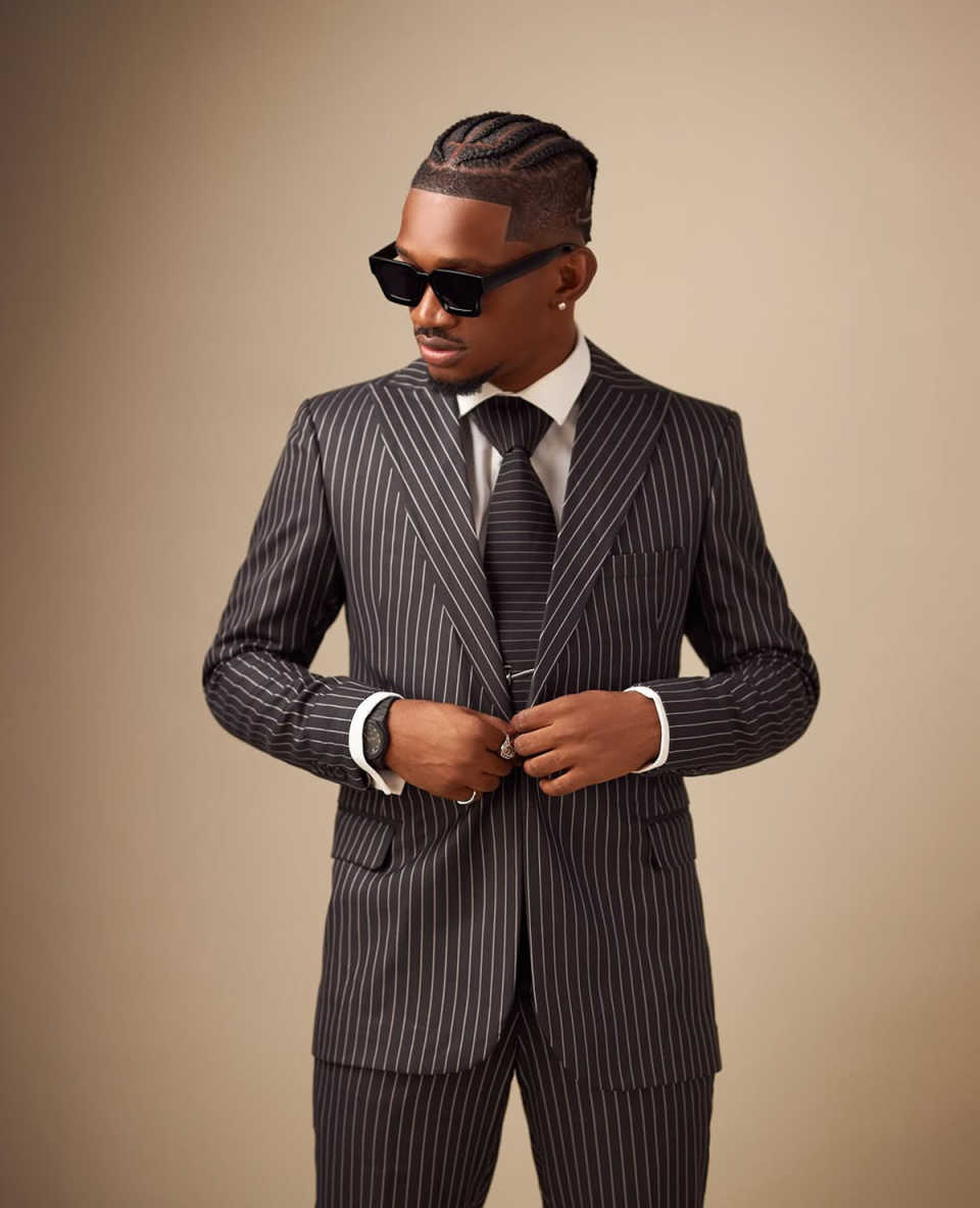 Simple Pinstripe Wedding Tuxedos 2 Piece Set Jacket Pants One Button Men Suit Peaked Lapel Groom Wear Suits Customized