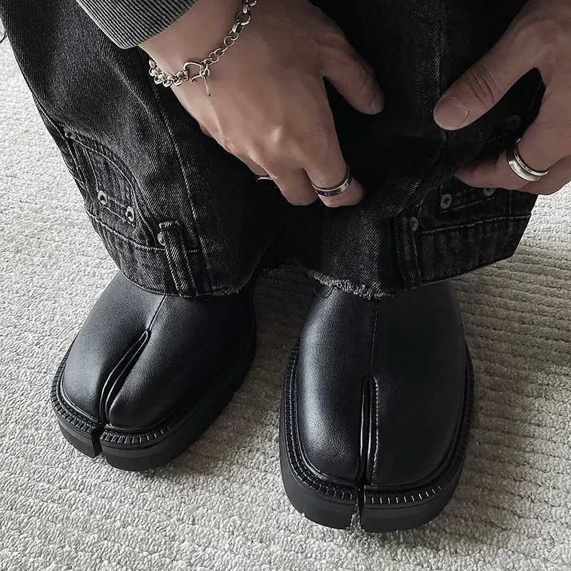 100% Genuine Leather Black Flats for Women and Men Couple Shoes with Split Toe W250716