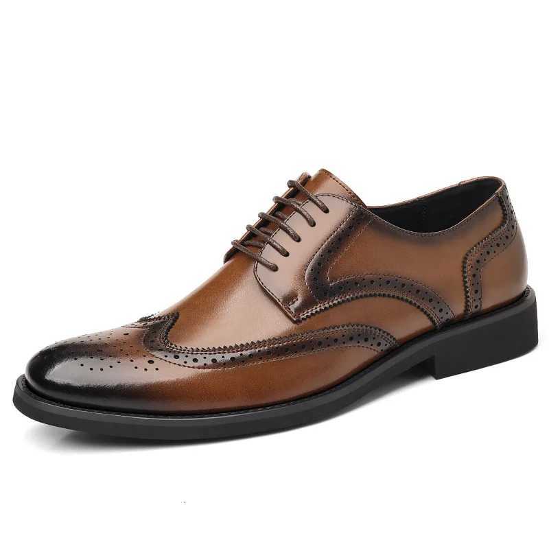 2025 New Designer Brown Brogue Shoes for Men Fashion Casual Lace Retro Dress Shoes Men Spring Autumn Pointed Wedding Shoes Men W250716