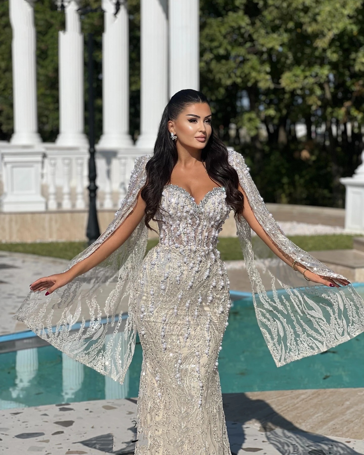Gorgeous Mermaid Wedding Dress Sweetheart Neck Long Sleeves Bridal Gowns Pearls Sequins Crystal Sweep Train Dresses Custom Made vestidos de novia