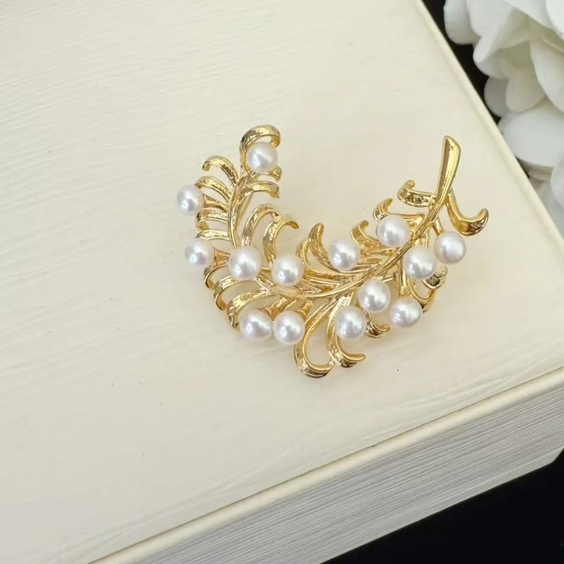 14k Gold Plated Brooch For Women White Pearl Party Wedding Gifts Fashion Jewelry 250712