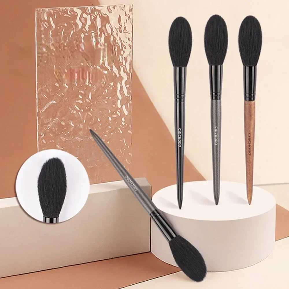 Long Handle Professional Makeup Brushes Powder Brush Face Makeup Highlighter Blush Blending Brush Concealer Beauty Tools XJ2500716