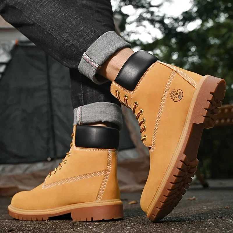 Boots Men High Top Boots High Quality Women Leather Shoes Fashion Outdoor Sneakers Men Lace Up Non-Slip Ankle Boots for Couples W250716