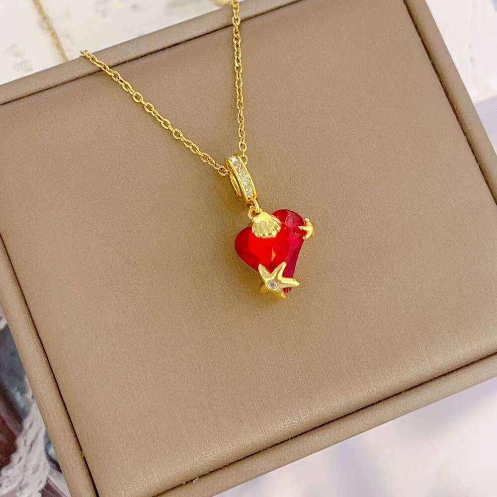 Fashion Copper Gold-Plated Red Zircon Heart Pendant Necklace For Women, Unique And Non-Fading Collarbone Chain 776
