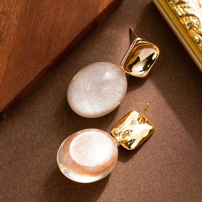 Autumn Winter New Artistic Melad Style Geometric Earrings for Women High-end Light Niche Personality Sier Needle Ear Jewelry