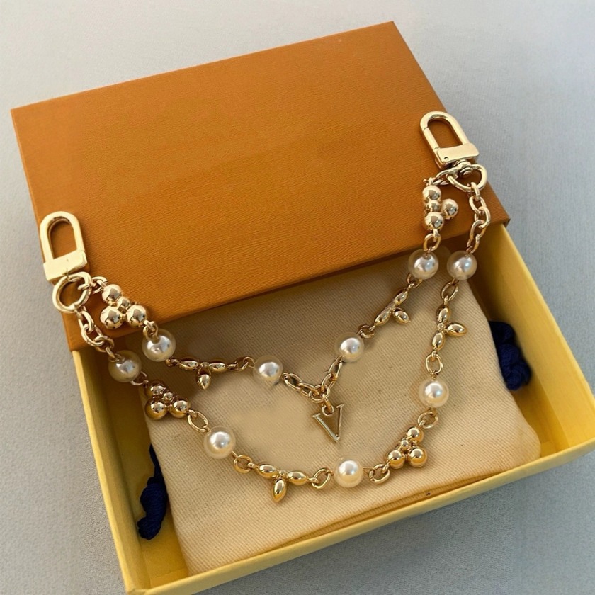 Charm Luxury Pearl Beaded Chain Keychain With Initial Gold Tone Stylish Accessory Elegant Gifts For Her High Quality keychain purse And Fashionable Ke