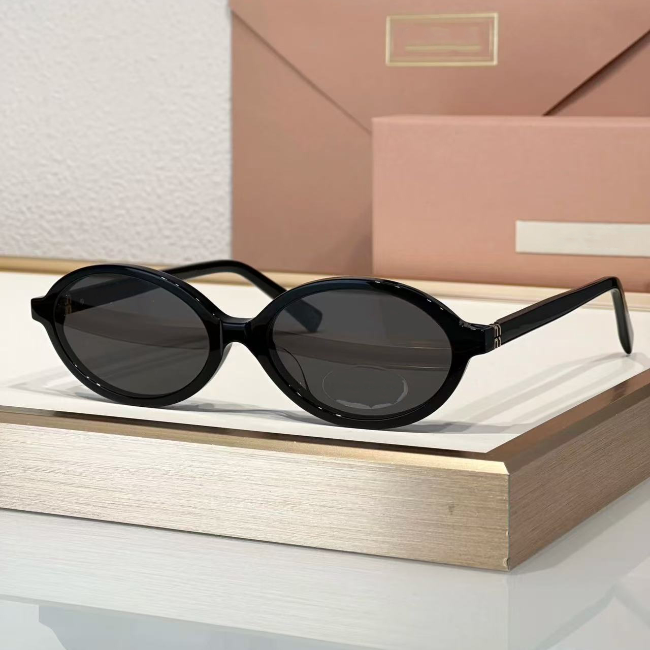 Designer sunglasses womens sunglasses fashion mens glasses New small oval glasses green lens outdoor shades luxury designer glasses beach vacation with box AAAAA