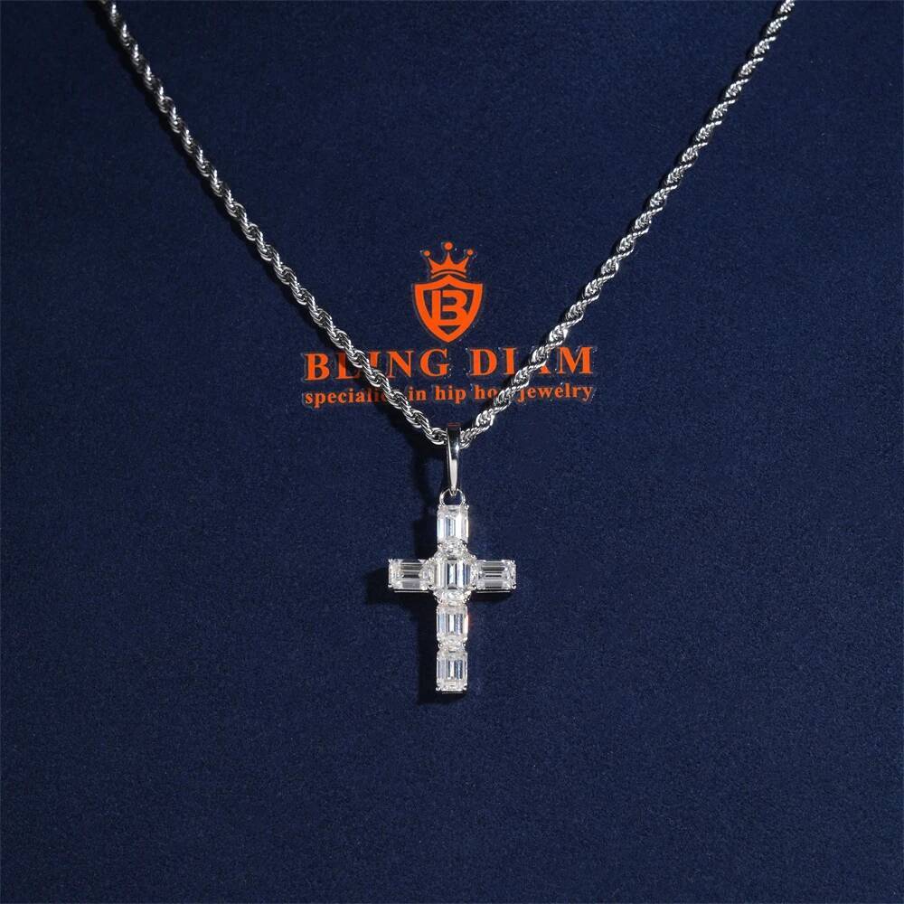 New Arrival 925 Silver Emerald Cut Moissanite Cross Pendant Hip Hop Jewelry Suitable for 4mm Tennis Chain