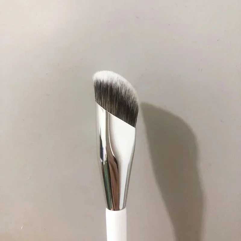 Makeup Concealer Brush for Under Eye Cream Corrector Blending Liquid Foundation Nose Contour Professional Wholesale XJ2500716