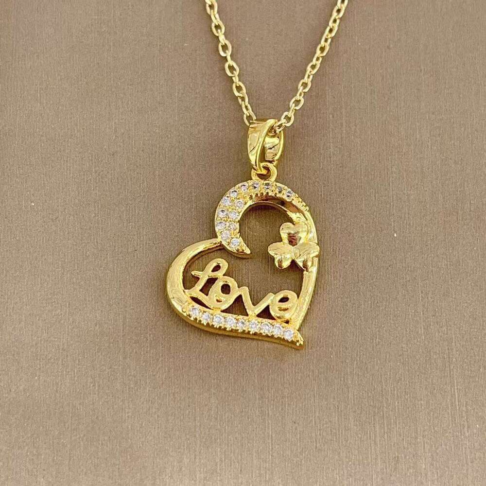 Fashion Heart-Shaped LOVE Titanium Necklace High-End Versatile Zircon Inlaid Stainless Steel Collarbone Chain For Women Dfd