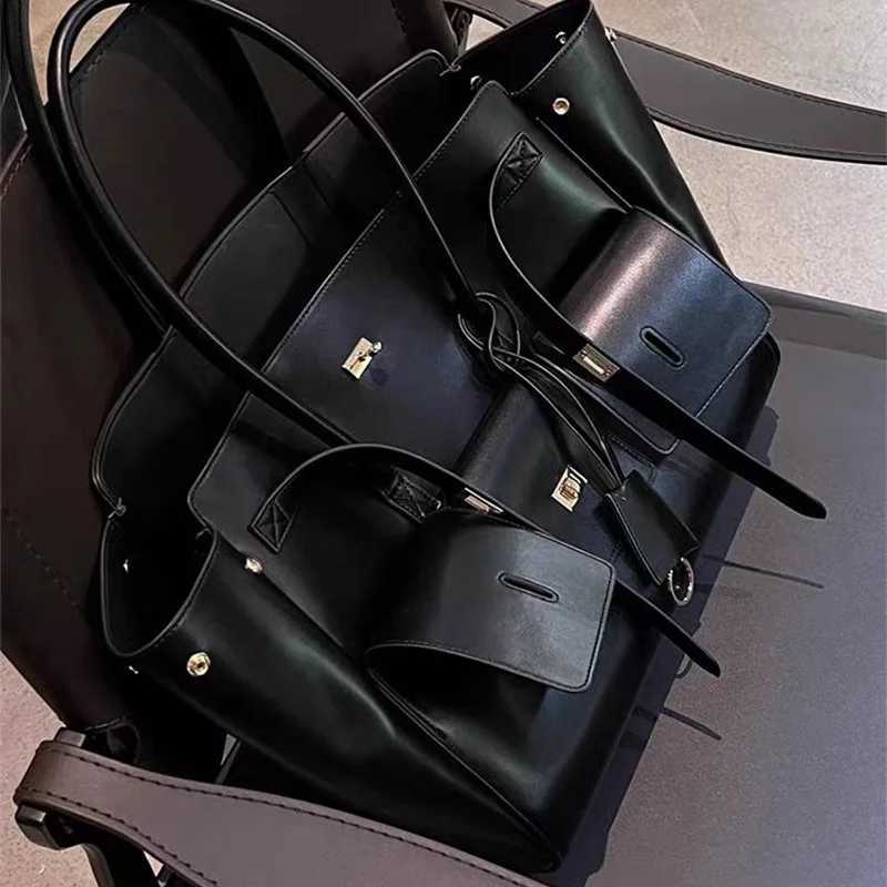 Luxury Genuine Leather Tote Bag Brand Texture Lock Wing Bag Solid Color Simple Horizontal Square Bag Womens Commuter Handbag