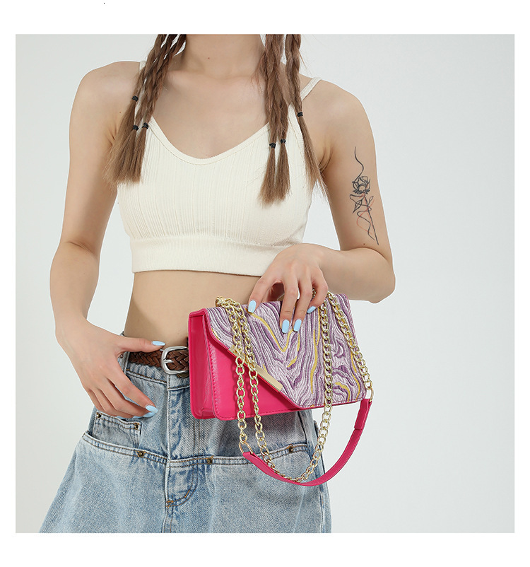 Designer 2025 Summer Style Textured Color Block Single Shoulder Trendy This Year Ladies' Aesthetic Personality Crossbody Light Luxury Women'
