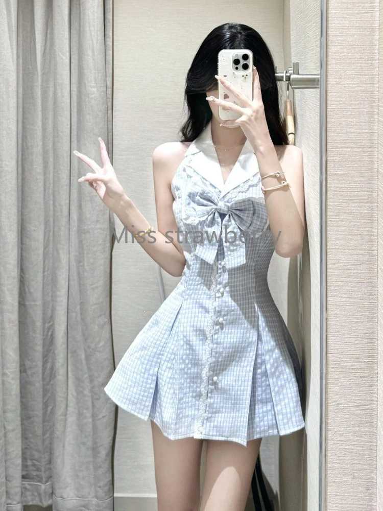 France Elegant Plaid Slim Dress Women Summer Sweet V-neck Sleeveless Blue Thin Dresses Design Fashion Bow Ruffle New Outfits R250716