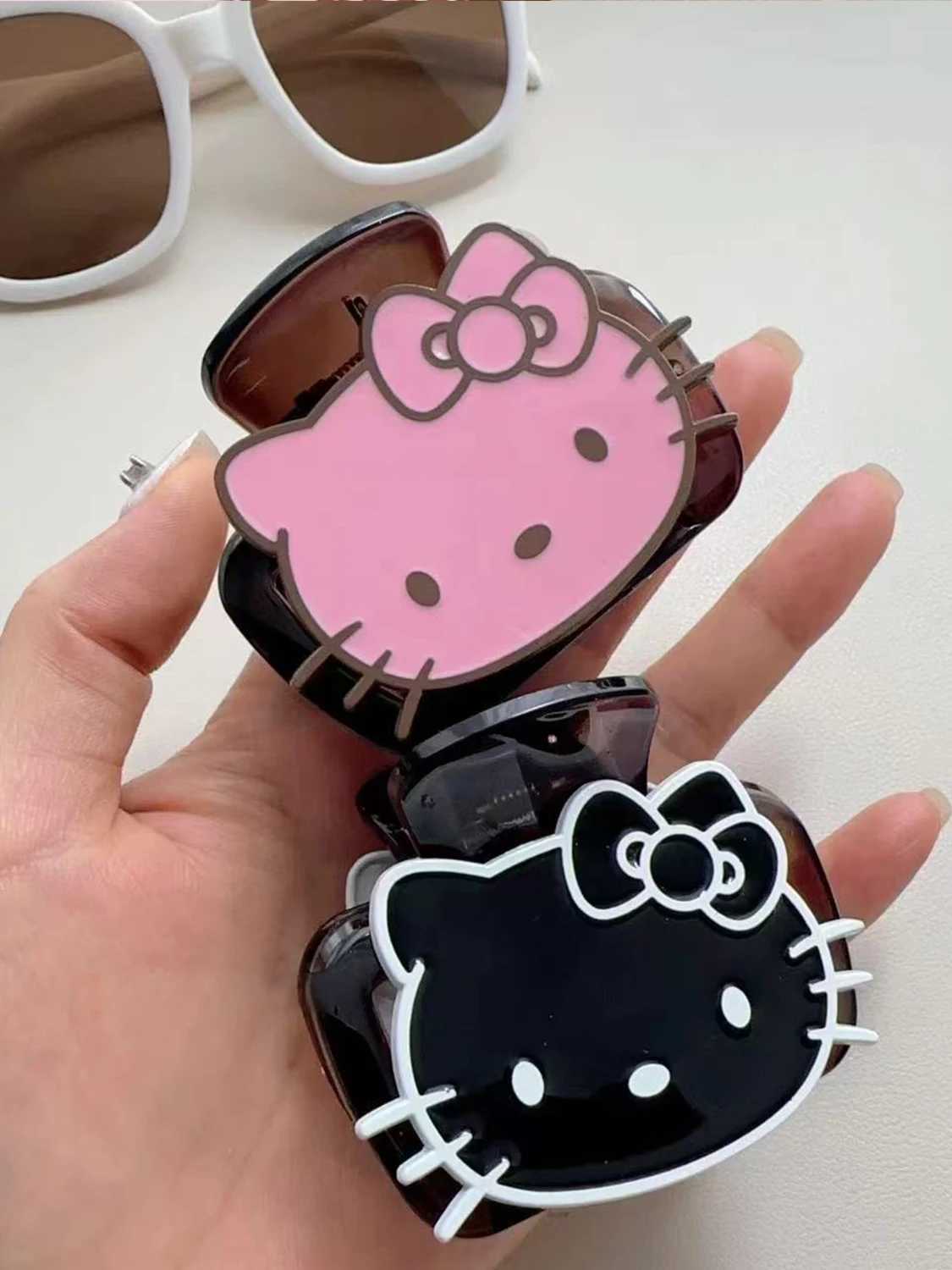 Sanrio 1pc Kitty Cat Cute and Sweet Medium Size Claw Clip Elegant Shark Clip for Hair on the Back of the Head Half-Tied Hair Clipw250716