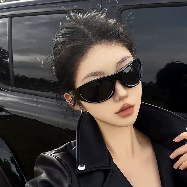 High-End for Women Fashionable Trendy Style New Narrow Frame Cycling Glasses Driving Sunglasses Stylish Design