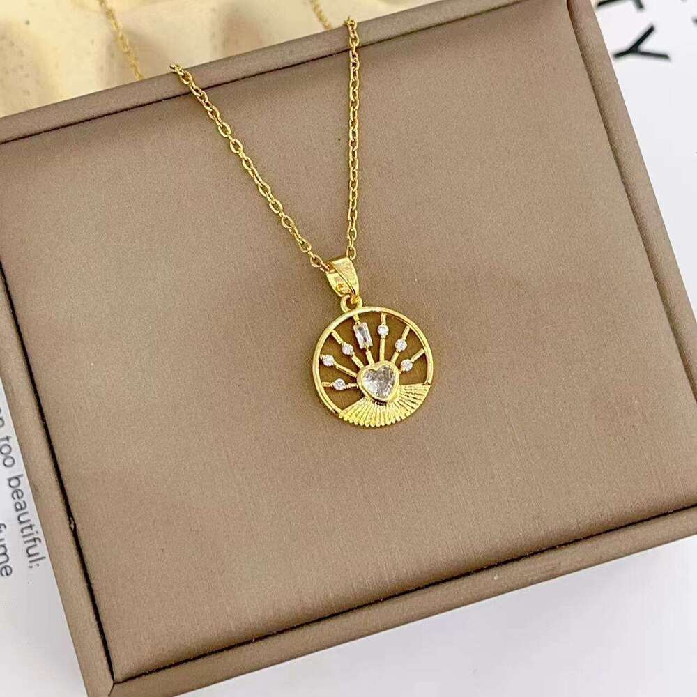 Classic Star Sun Round Pendant Stainless Steel Necklace Vacuum Gold 859