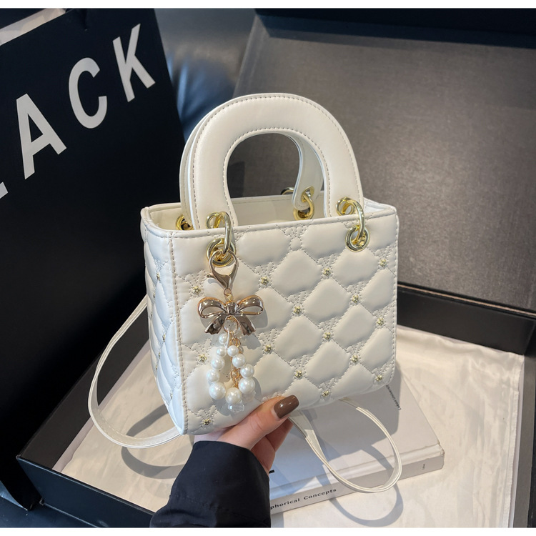 Designer 2025 Summer New Princess Diana Casual Handbag Niche Texture Fashion Versatile Shoulder Crossbody Light Luxury Women's Bag