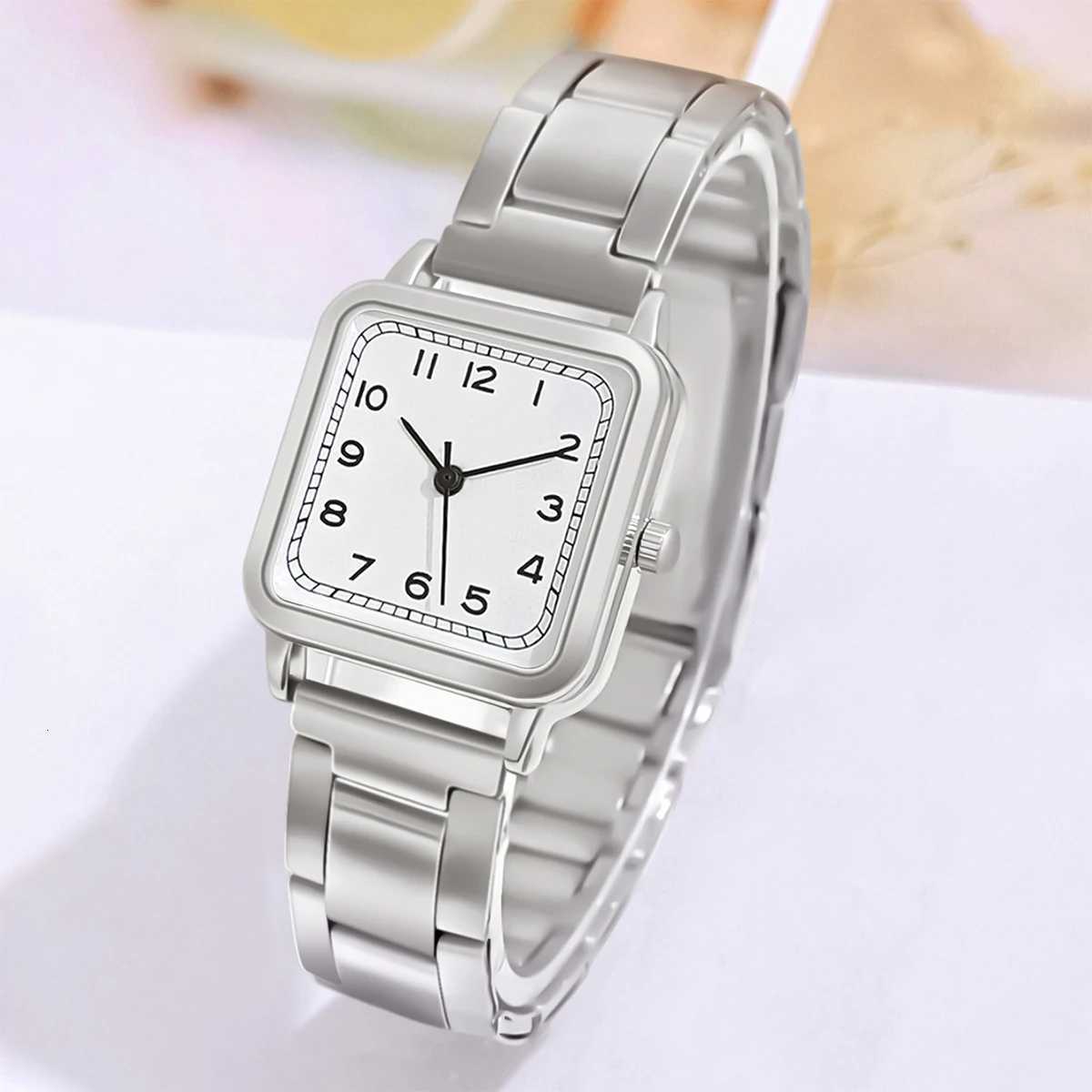 Mens Fashion Square Alloy Strap Luxury Ladies Quartz Wristwatch Fem Clock Gift Fine Watch Y250715