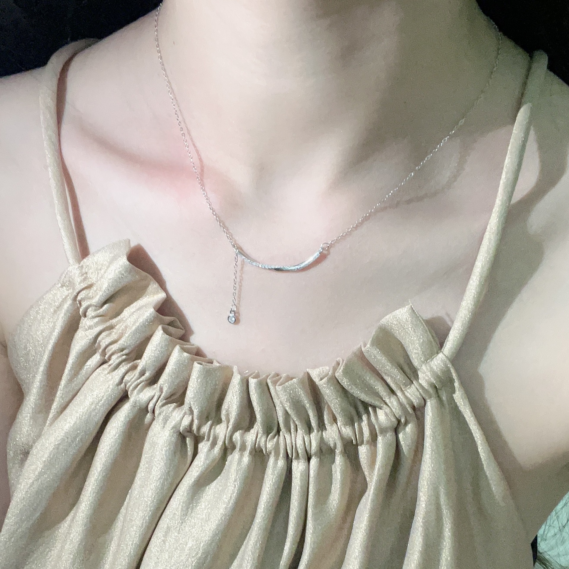 Silver - Toned Rhinestone - Encrusted Curved Bar Necklace With Dangling Single Stone Pendant Elegant Daily And Special Occasions Gift For Her Fashion 