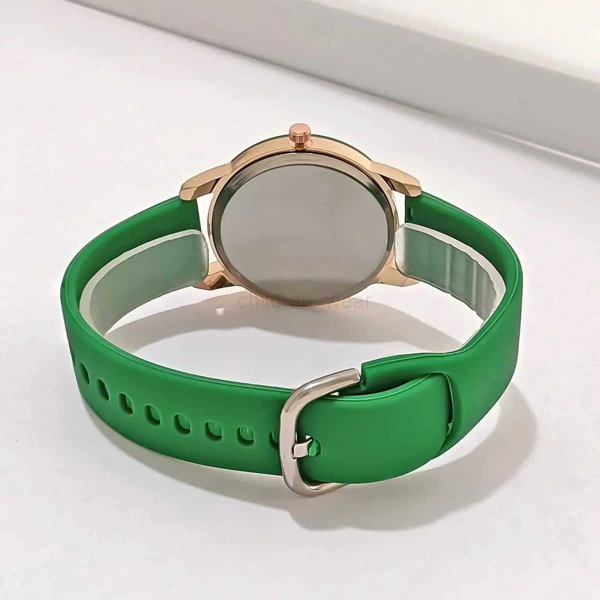 Disney 1pc Womens Watch Casual Silicone Strap Material Digital Scale Quartz Watch W20250716