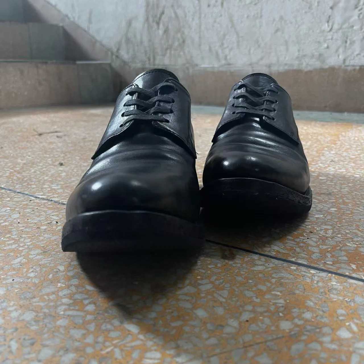 2025 Horse Leather Niche Yuppie Pleated Pointed Mens Washed Trendy Black Comfortable Sneakers Casual Derby Shoes W250716