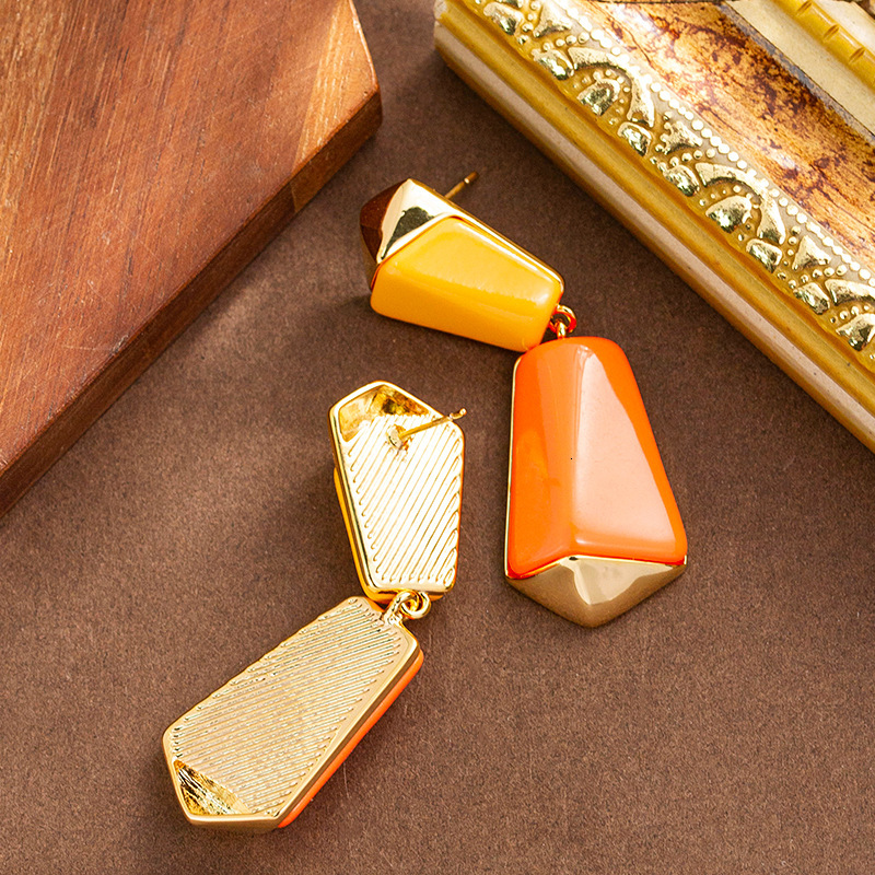 Personalized Vintage Style Geometric Irregular Resin Earrings for Women High-end Elegant Sier Needle Ear Jewelry