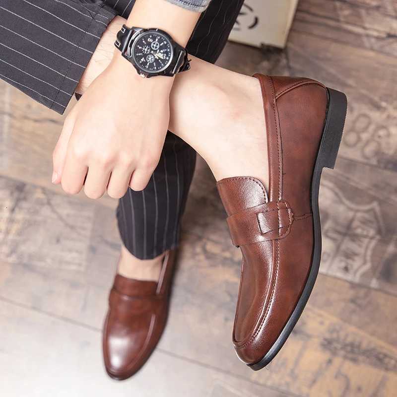 Slip on New Mens Loafers Comfortable Daily Gentleman Style Work and Office Flat Bottomed Leather Shoes Brown Lightweight W250716