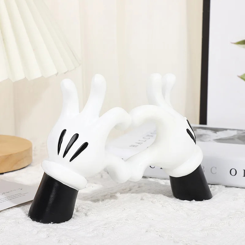 Esthetic Hand Figurines Creative Resin Worship Money Statue Funny Sculpture Desktop Decor Luxury Living Room Luxury Decoration 250725