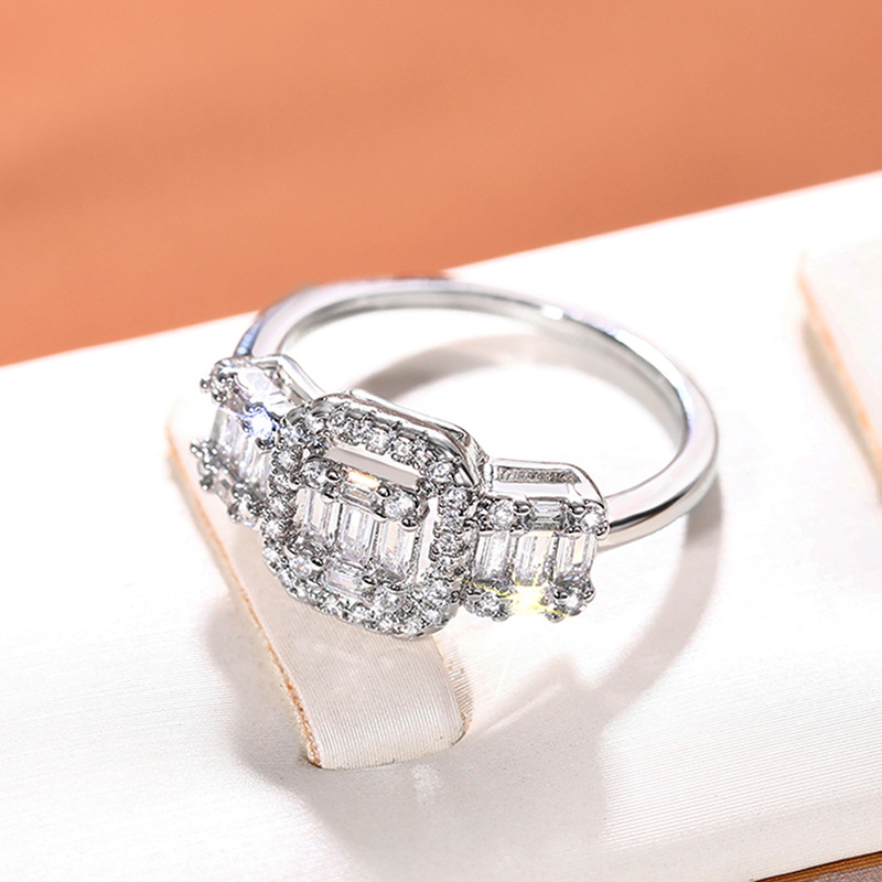 Choucong Brand Wedding Rings Luxury Jewelry 925 Sterling Silver T Princess Cut White Topaz CZ Diamond Gemstones Party Eternity Engagement Band Ring Gi