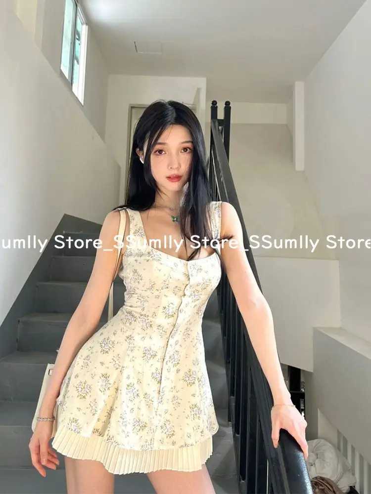 2025 Summer Floral Sling Dress Set Women Durable Shorts + Slim Sleeveless Dress Suit Sexy French Style Fashion Sets Petite Female R250716