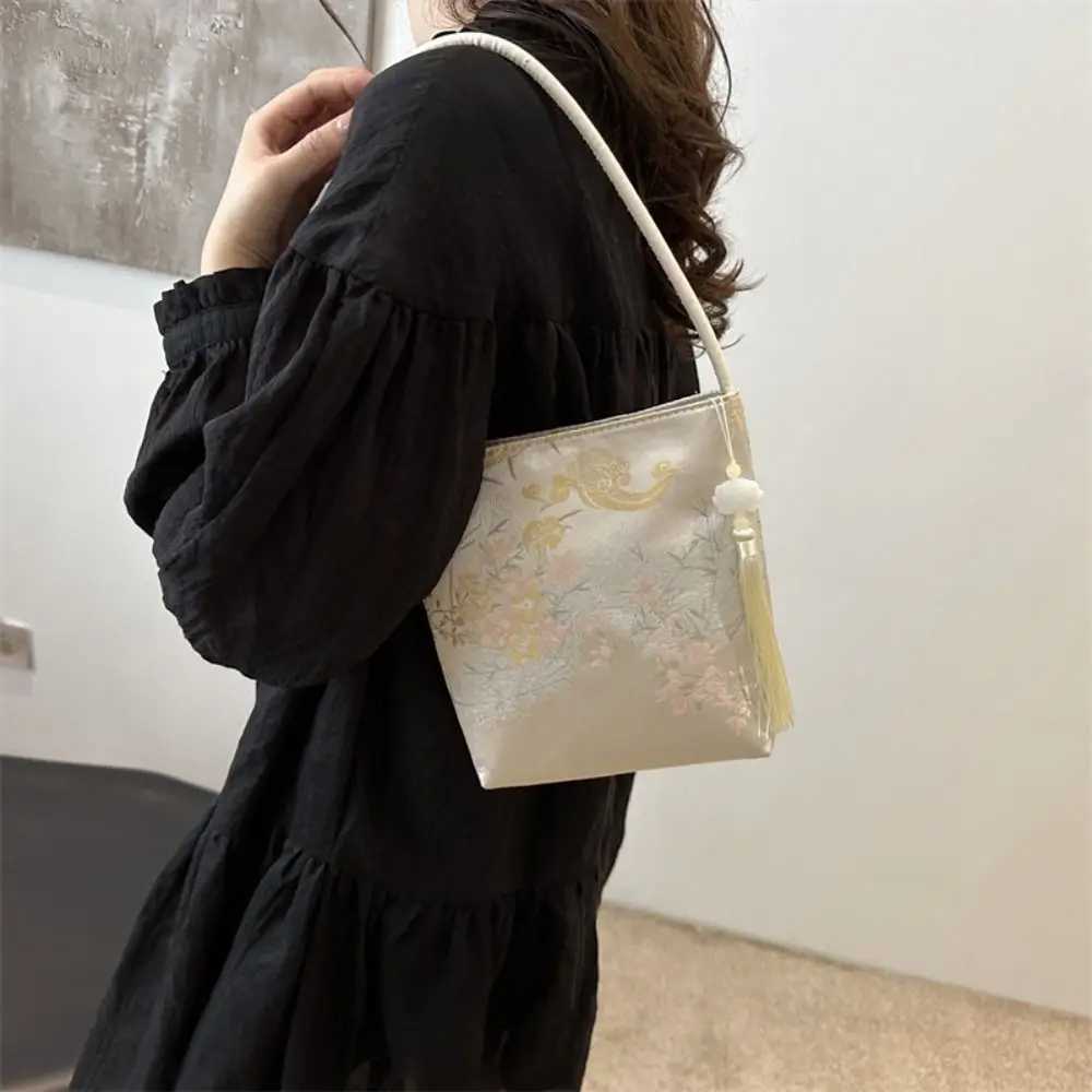 Printed Embroidery Shoulder Bag Large Capacity Handbag Hanfu Bucket Bag Floral Tote Bag New Chinese Style Handbag Outdoor