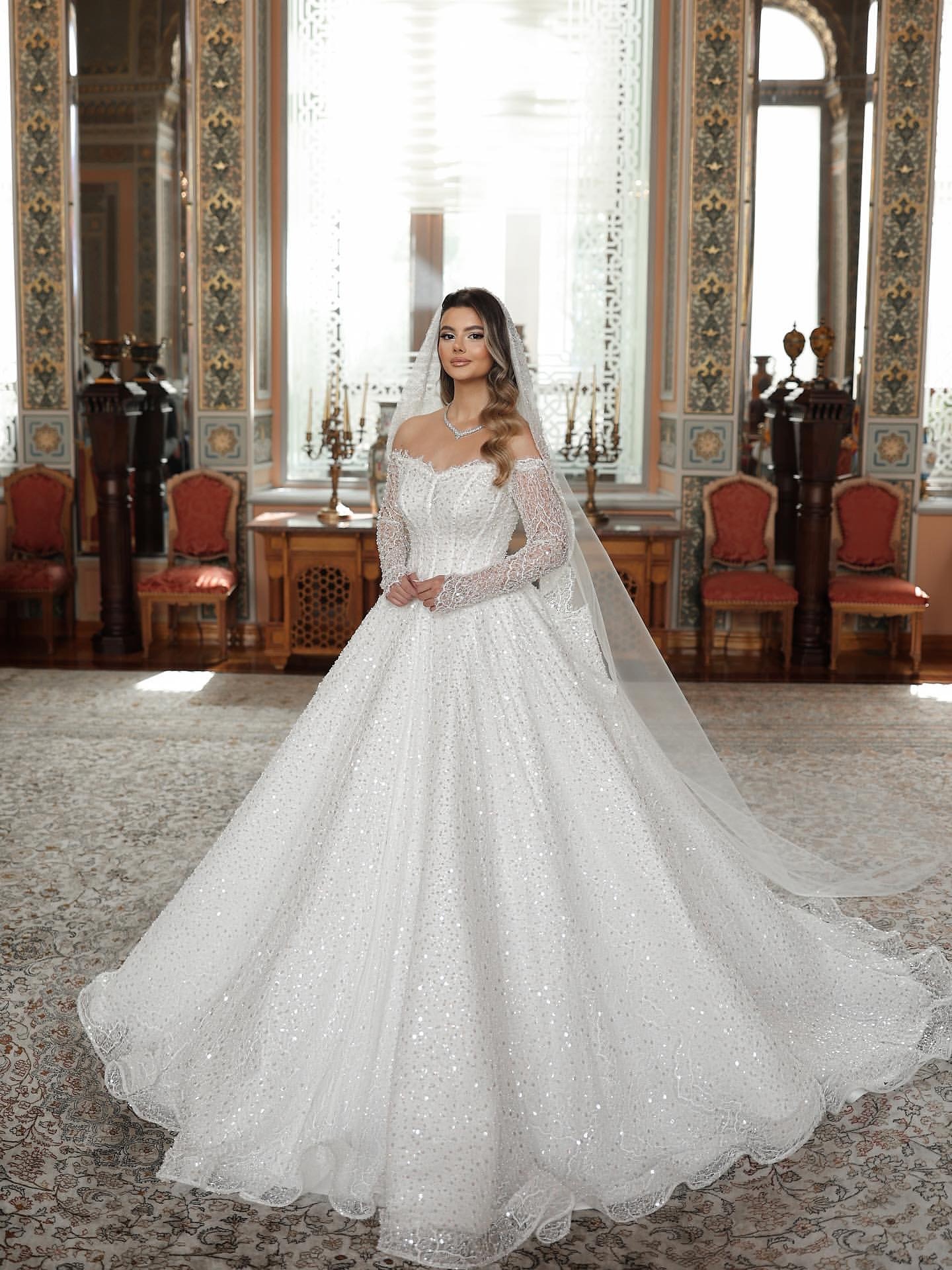Gorgeous Wedding Dresses Sexy Long Sleeve Sequins Lace A Line Bridal Gowns Sweep Train Customized Vestidos De Novia