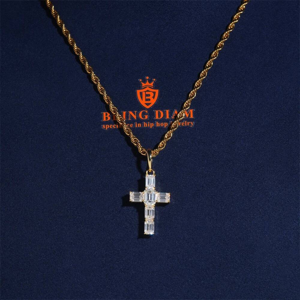 New Arrival 925 Silver Emerald Cut Moissanite Cross Pendant Hip Hop Jewelry Suitable for 4mm Tennis Chain