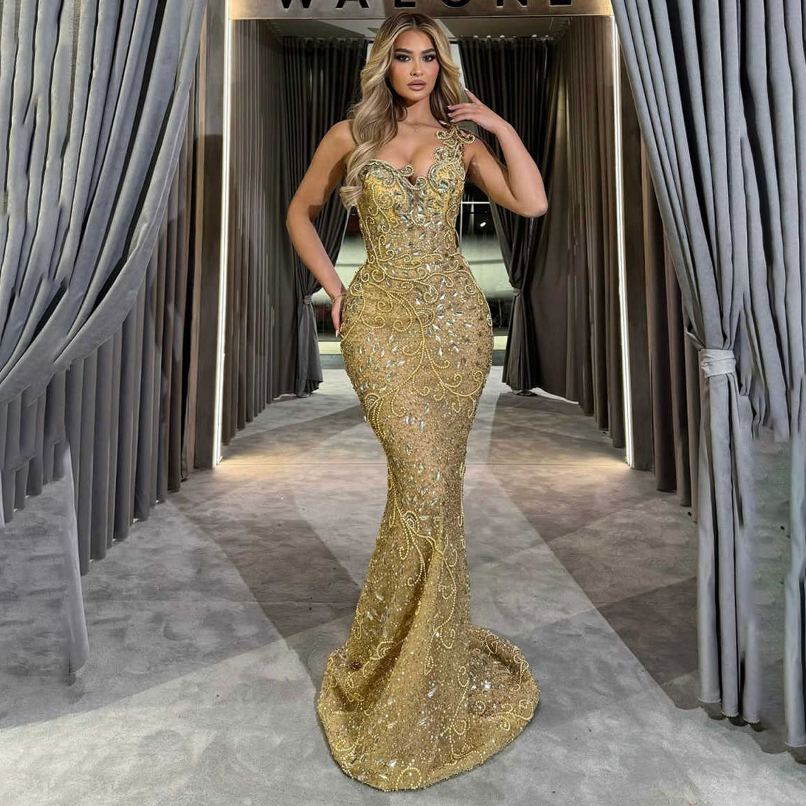 Classic Evening Dress Sequined Appliques Prom Gowns Full Sleeve Split Satin Bridal Gowns Sweep Train Robes De Mariee Plus Size Customized L251350