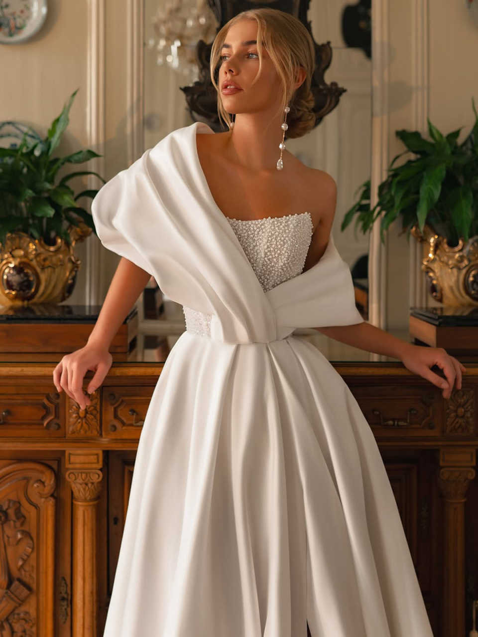 A Line Wedding Dresses Off Shoulder Pearls Beading Top Bridal Gowns Sexy Side Split Birde Dress Customized