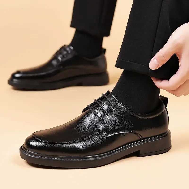 Office Leather Brogue Shoes for Men Lace Up In Promotion Adults Footwear Offer Man Casual Shoe Classic Original Common Designer W250716