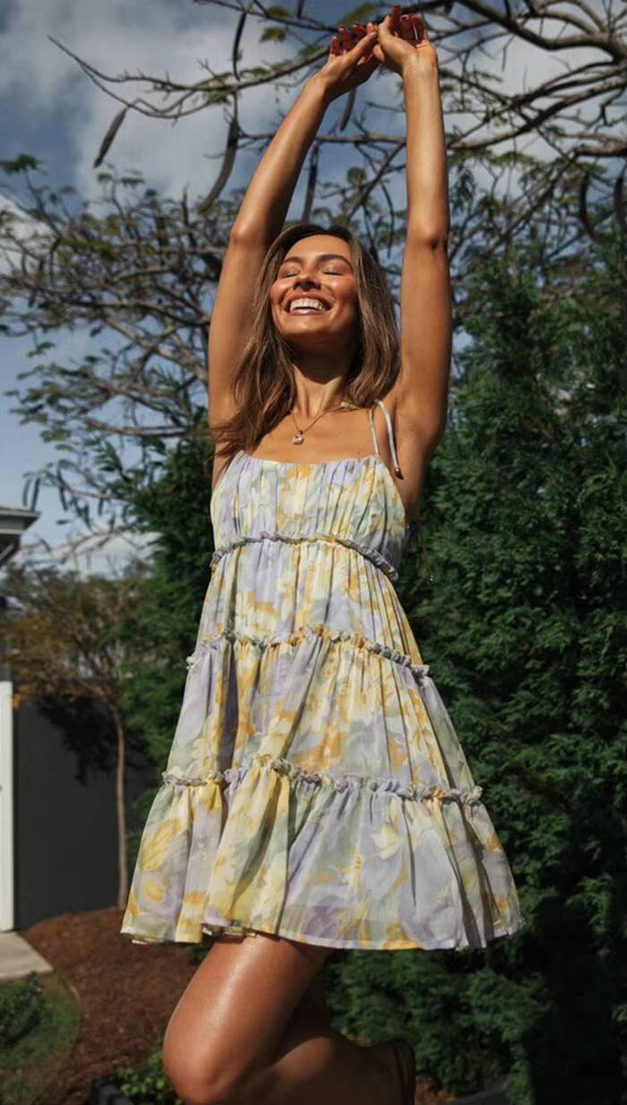 Women Elegant Floral Suspender Holiday Sexy Square Collar Sleeveless Lace-Up Large Swing Ruffles Chiffon Mini Dress dongdumaoyi