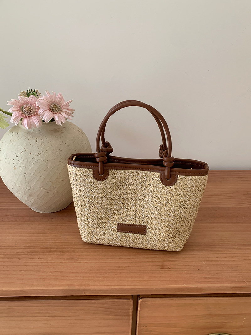 Designer 2025 Summer New Korean Style Straw Basket Crossbody Fashion Simple Bucket Women's Light Luxury Bag