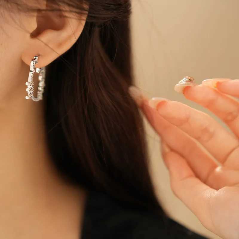 Sanrio Zircon Hollow Cat Ear Buckle Fashion Light Luxury High Sense Simple Stud Earring Korean Design Exquisite Earrings for Women w250716