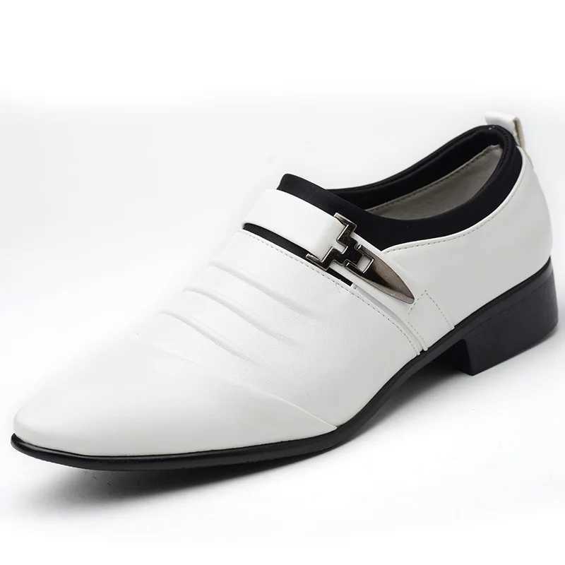 2023 Classic Men Dress Shoes Slip on Black Leather Shoes for Men Plus Size Pointed Toe Business Casual Men Formal Shoes for Wedding Y250715