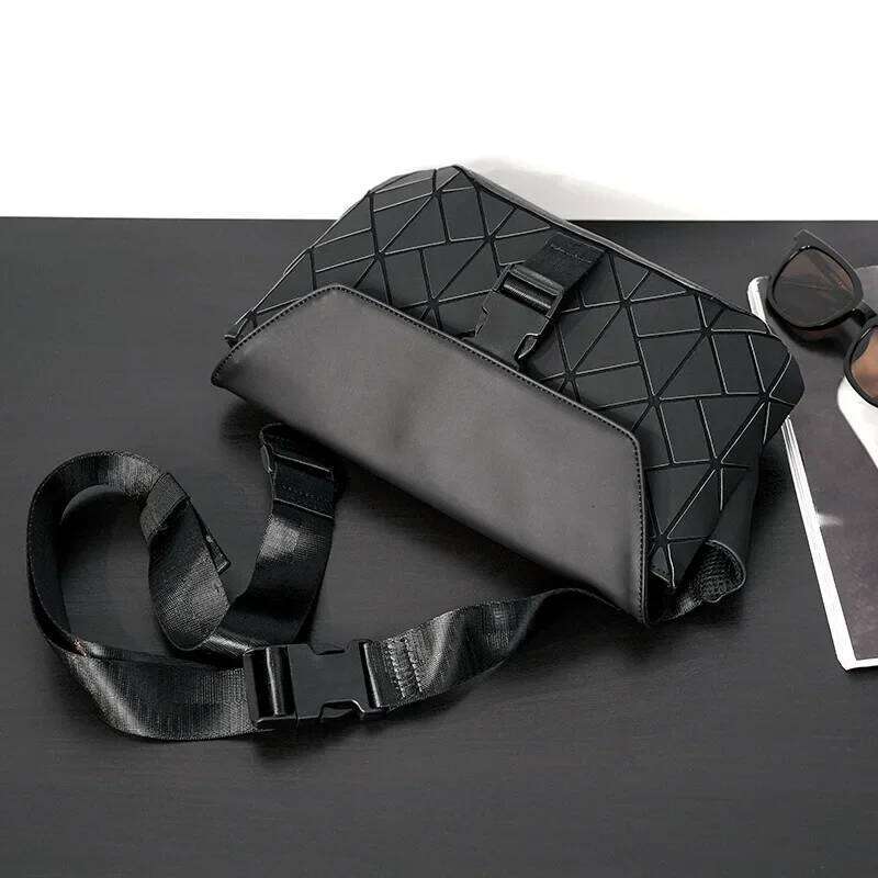 High-Quality Fashion Men's Geometric Shoulder Messenger Back Pack Waist Bag Crossbody Bags For Men Satchel
