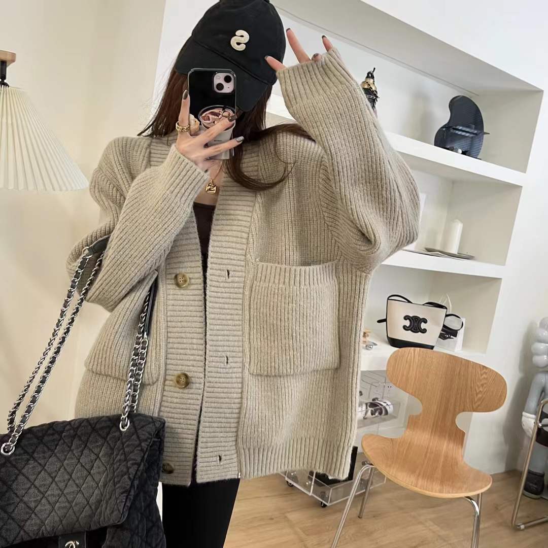 TRAF Za Women Fashion With Pockets Loose Knit Cardigan Sweater Vintage Long Sleeve Button-up Female Outerwear Chic Tops 220124