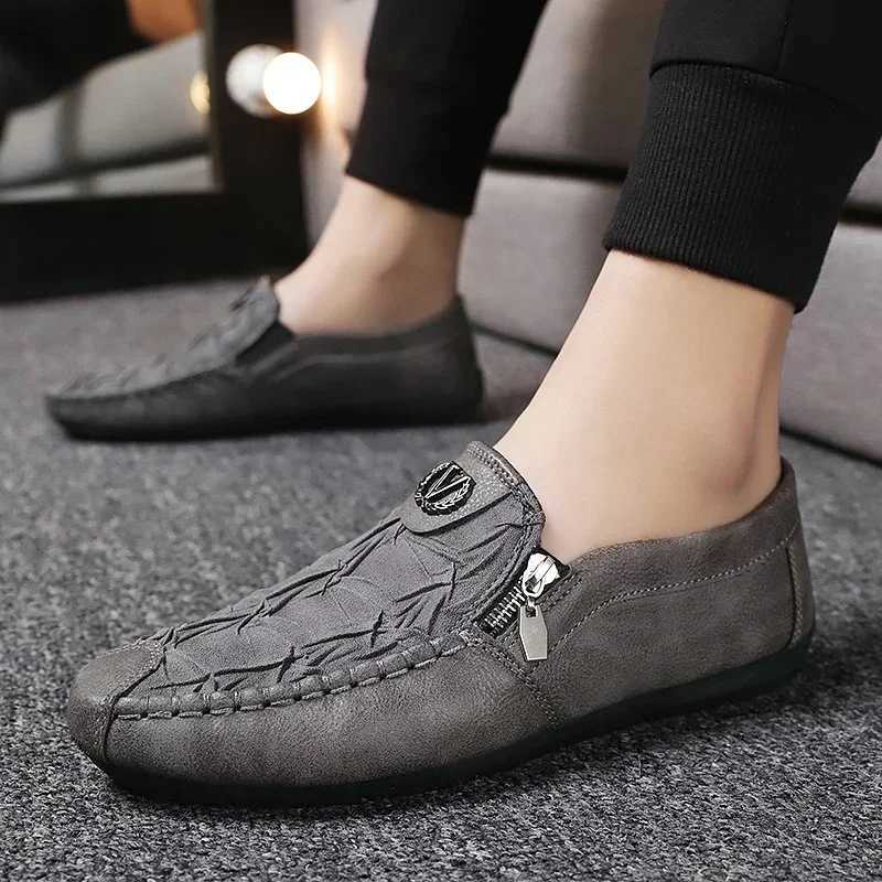 Fashion Leather Men Casual Shoes Outdoor Breathable Walking Shoes Lightweight Men Loafers Lazy Shoes Driving Shoes Sneakers W250716