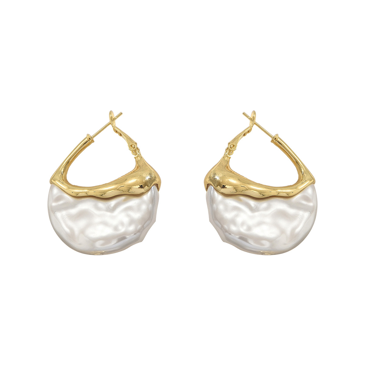Newly Launched Stylish and Versatile European and American Fashion Ornament with Imitation Pearl Copper plated Earrings for a High grade Look For Wome