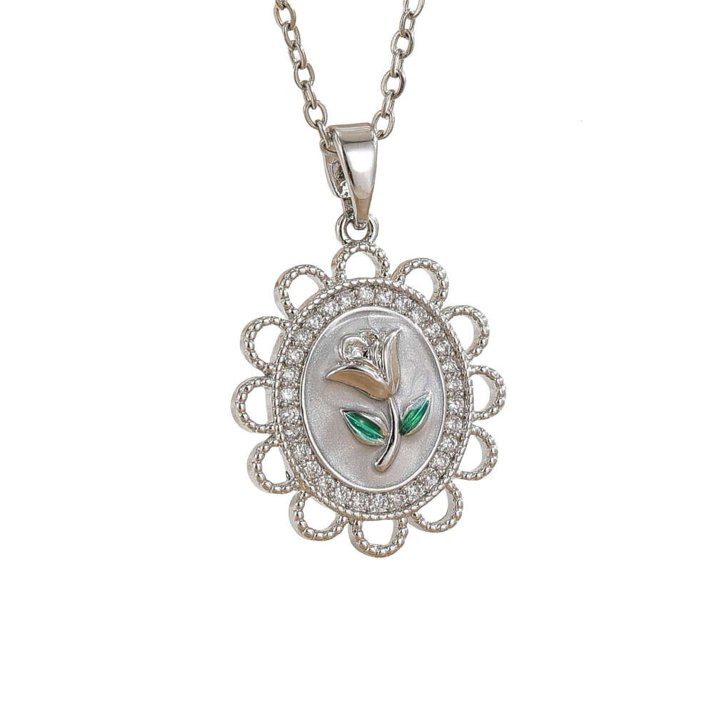 Necklace For Women French Style Rose Flower Light Niche Titanium Steel Clavicle Chain Copper Gold Plated Pendant 688