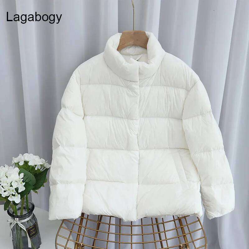 Lagabogy 2025 New Autumn Winter Ultra Light 90% White Duck Down Coat Slim Short Puffer Jacket Female Zipper Casual Tops Parkas