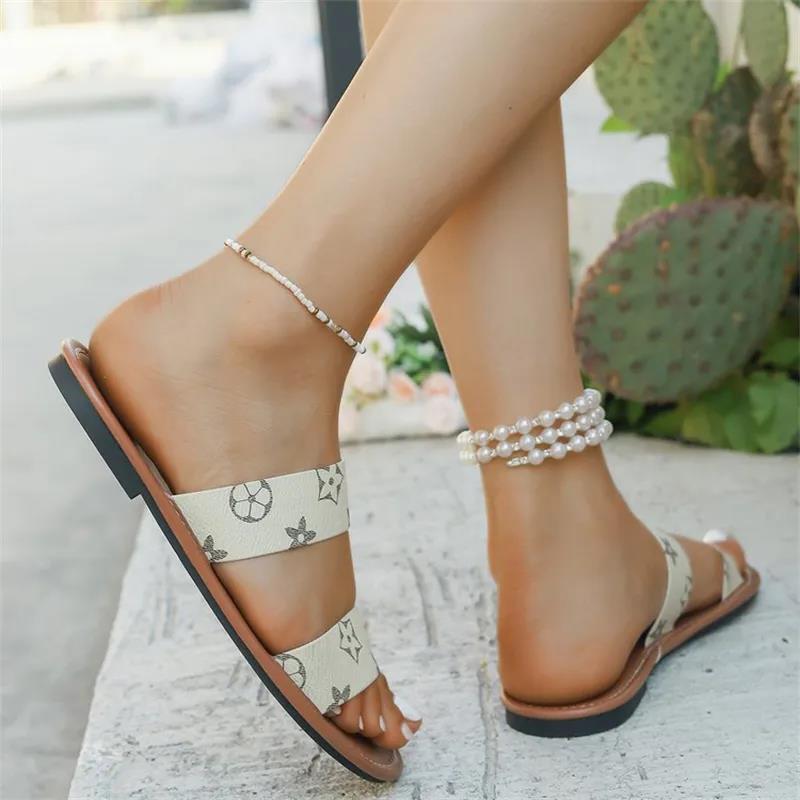free shipping for woman Casual outdoor mid-heel slippers Fashionable beach style